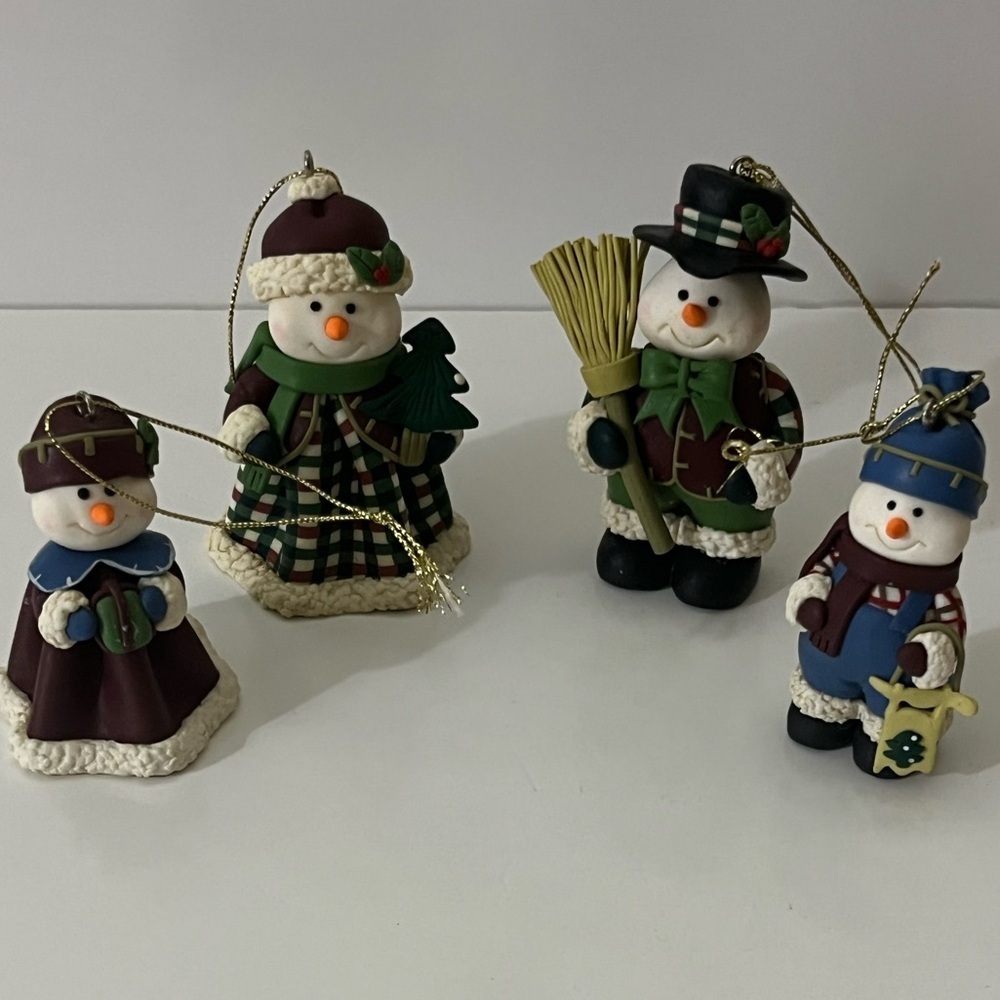 The Magic of Christmas Snowman Family of four